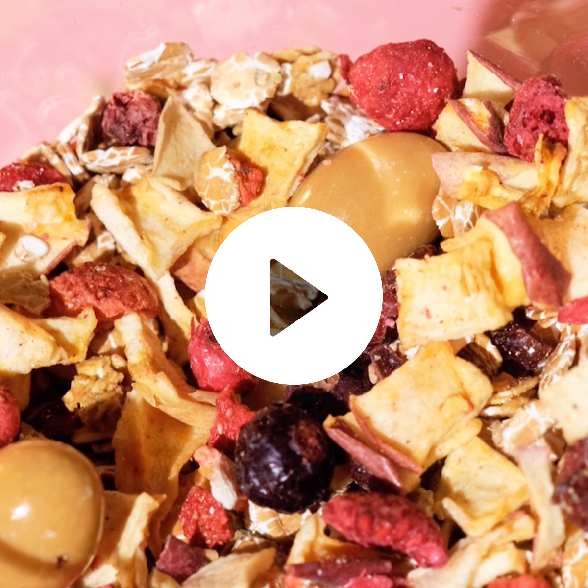 Premium-Müsli mit Mandeln in Karamell-Schokolade